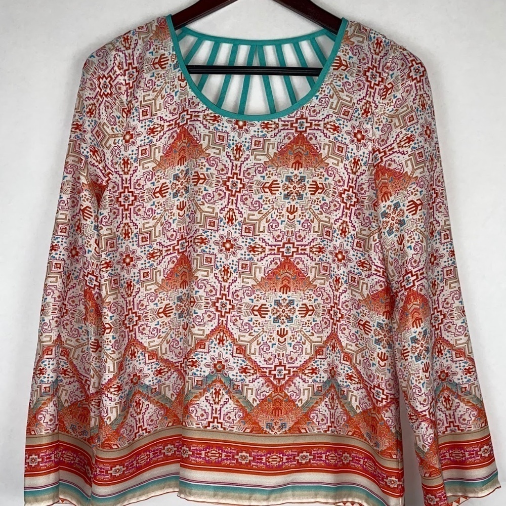 Altar’d State cut out back Aztec geometric blouse long sleeve top size Small EUC